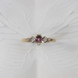 Red Queen ring